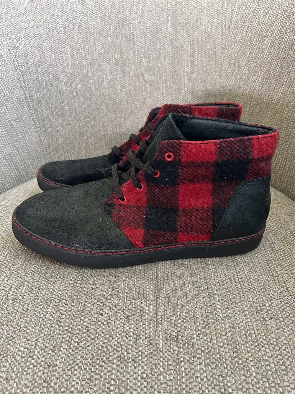 UGG Men's Alin Plaid Chukka Boots - Picture 2 of 6